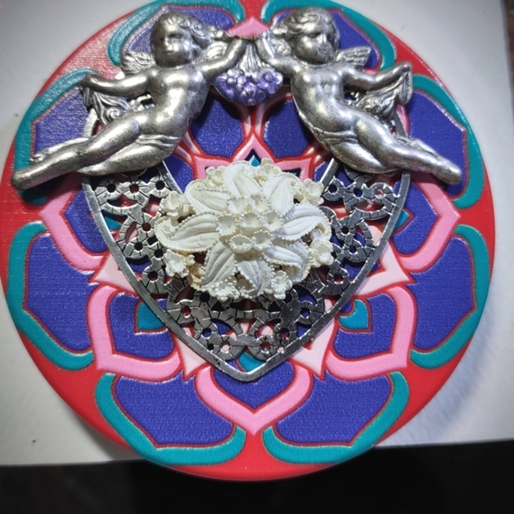 Embellished Jeweled Compact Makeup Mirror (cross-posted listing) - Picture 3 of 16